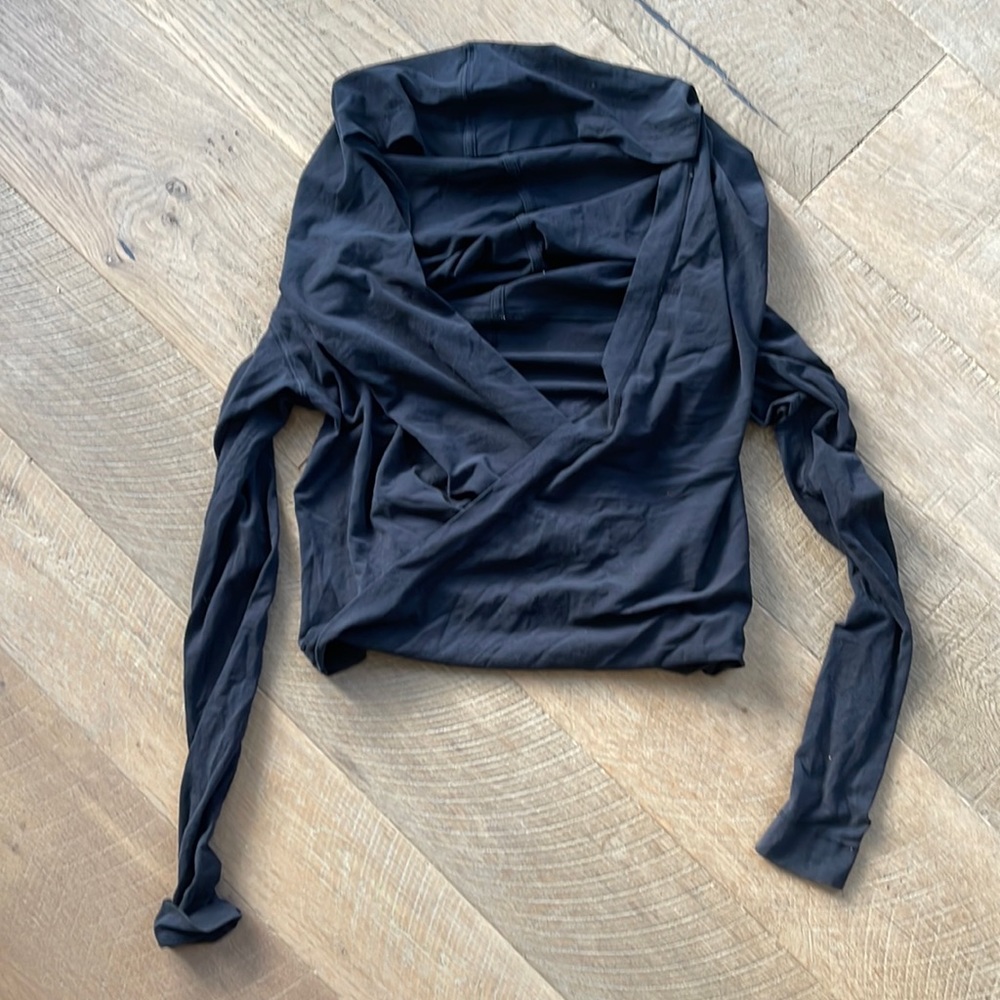 Cross front Lululemon long sleeve top - size small